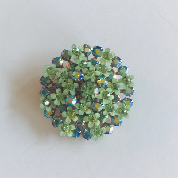 Vintage Style Weiss Signed Brooch - Vintage & Collectible - Picture 2 of 6